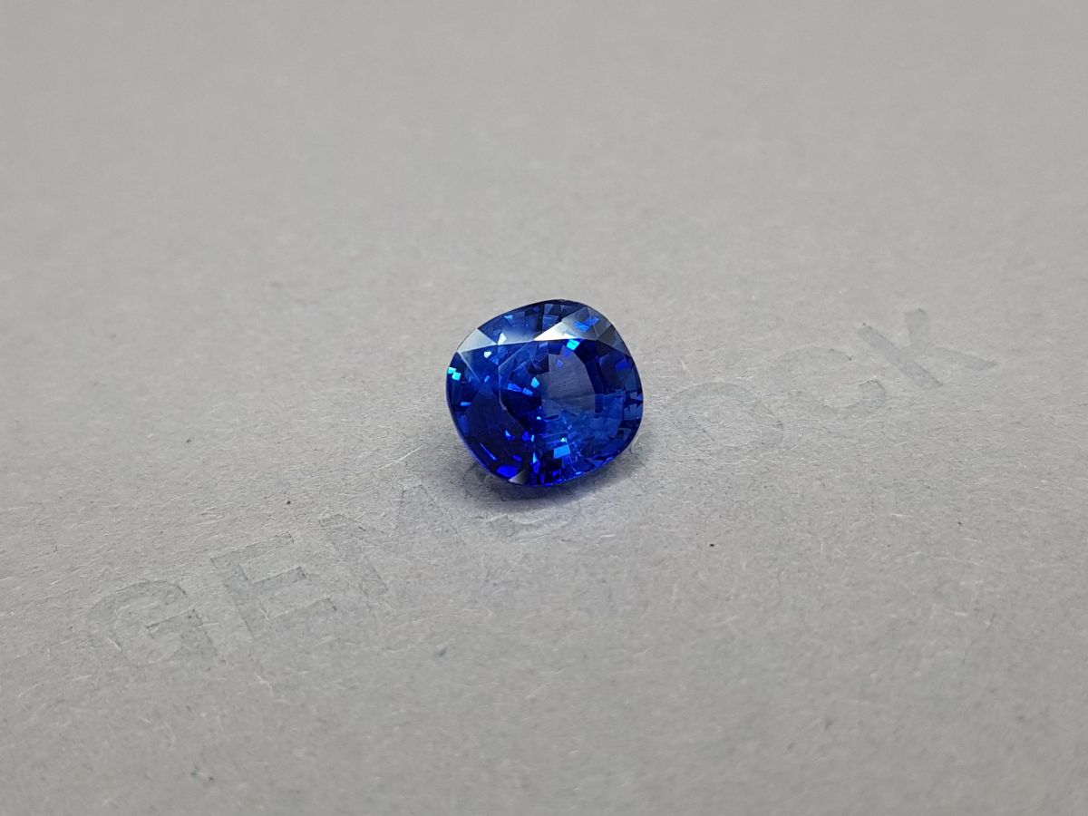 Насыщенный синий сапфир из Шри-Ланки 4,94 карата фото №2