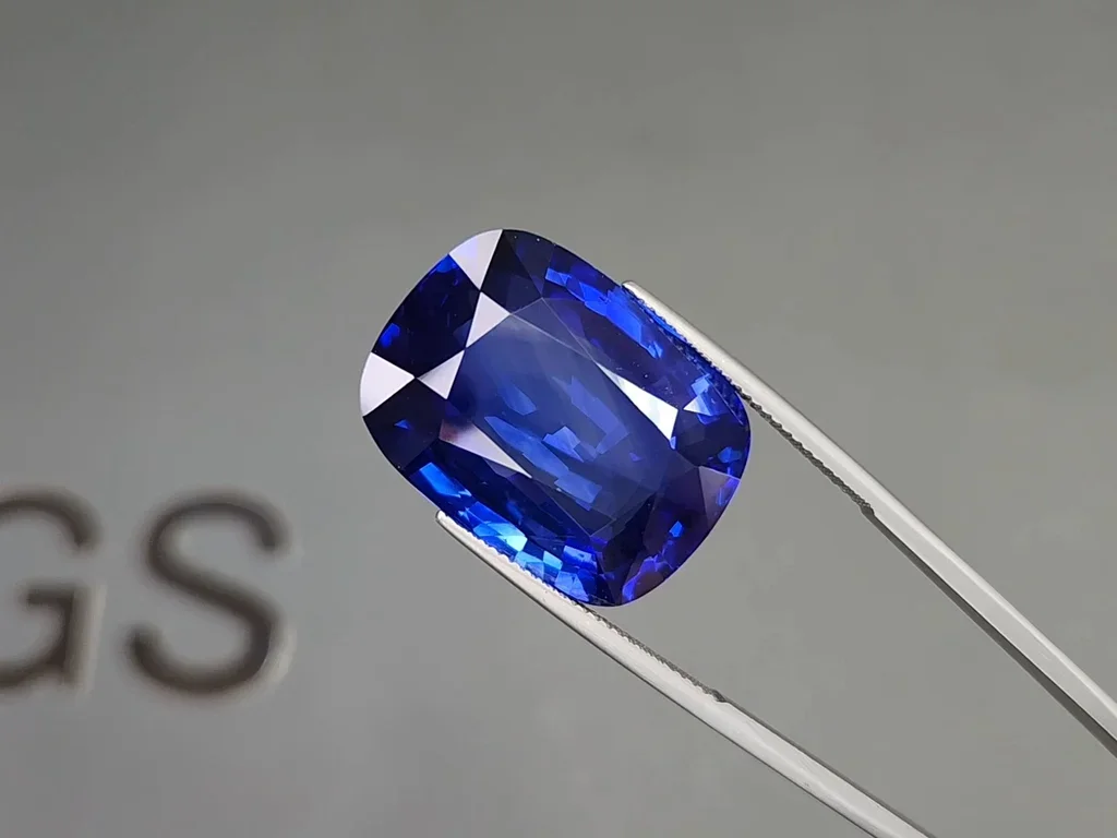 Крупный синий сапфир Royal blue в огранке кушон 38,90 карата, Шри-Ланка Изображение №3