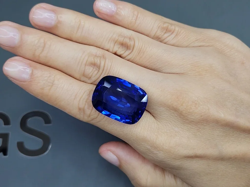 Крупный синий сапфир Royal blue в огранке кушон 38,90 карата, Шри-Ланка Изображение №2