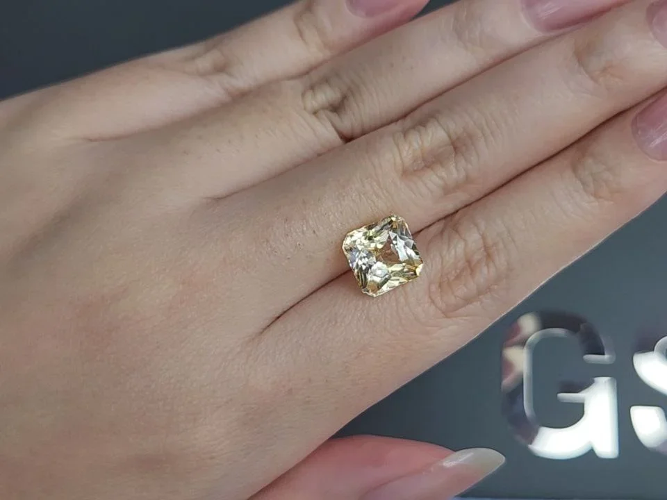 Негретый сапфир Pastel Yellow в огранке радиант 5,08 карата, Шри-Ланка Изображение №2