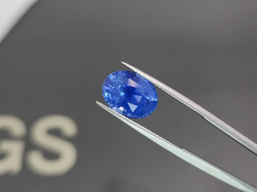 Негретый сапфир Cornflower Blue в огранке овал 7,24 карата, Шри-Ланка Изображение №3