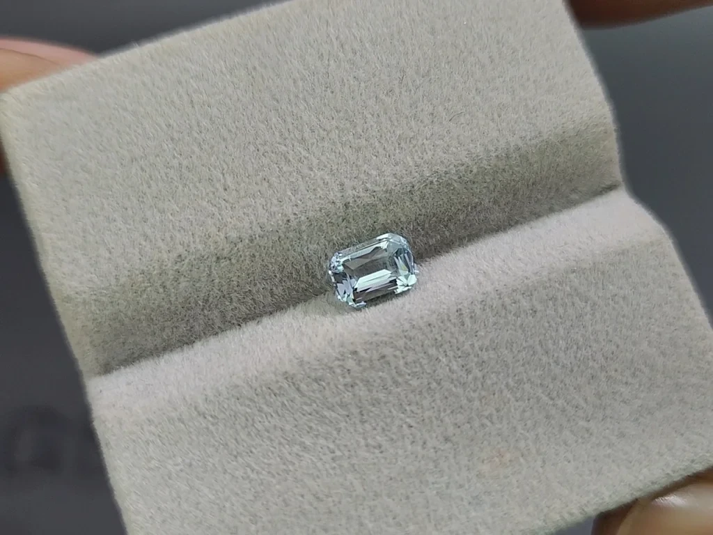 Аквамарин в огранке кушон 0,48 карат, Мадагаскар  Изображение №4