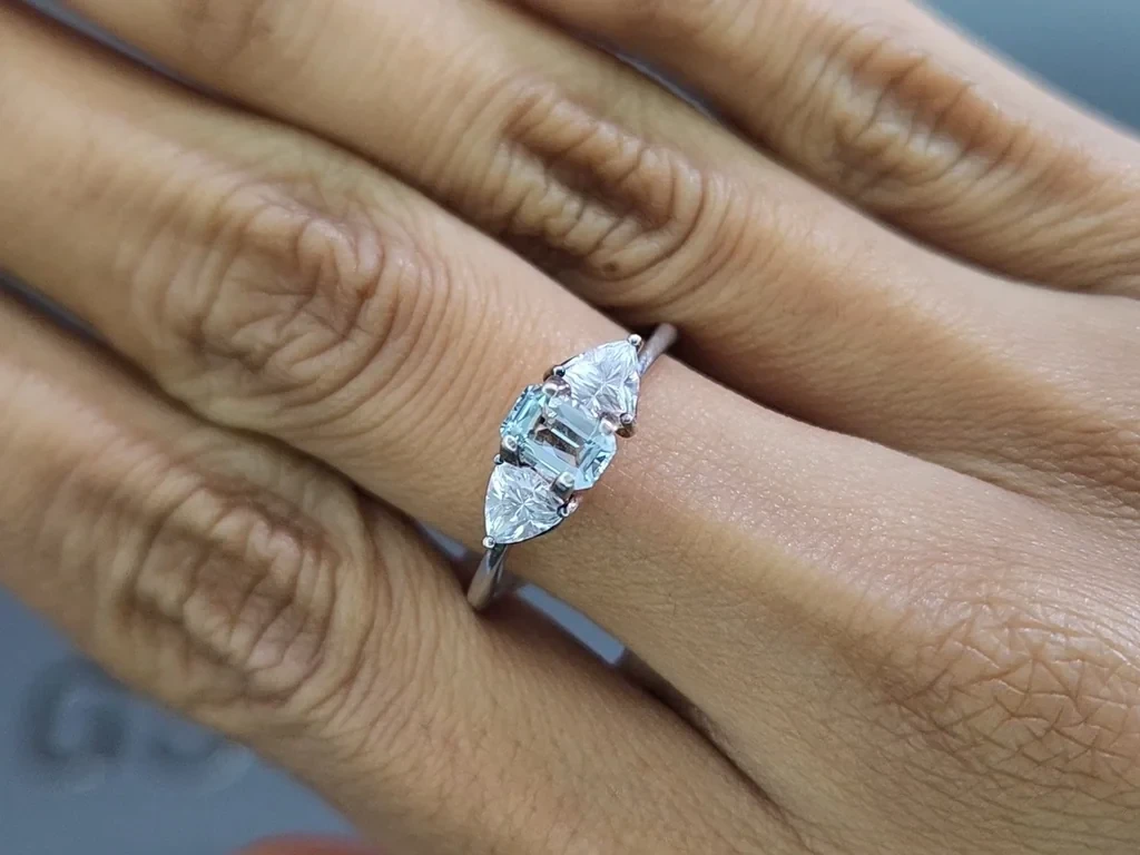 Аквамарин в огранке кушон 0,48 карат, Мадагаскар  Изображение №5