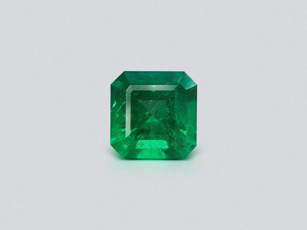 Колумбийский изумруд топового цвета Muzo Green 1,79 карат Изображение №1