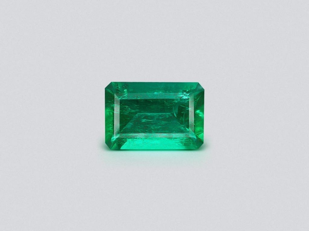Колумбийский изумруд Vivid Green 2,02 карата Изображение №1