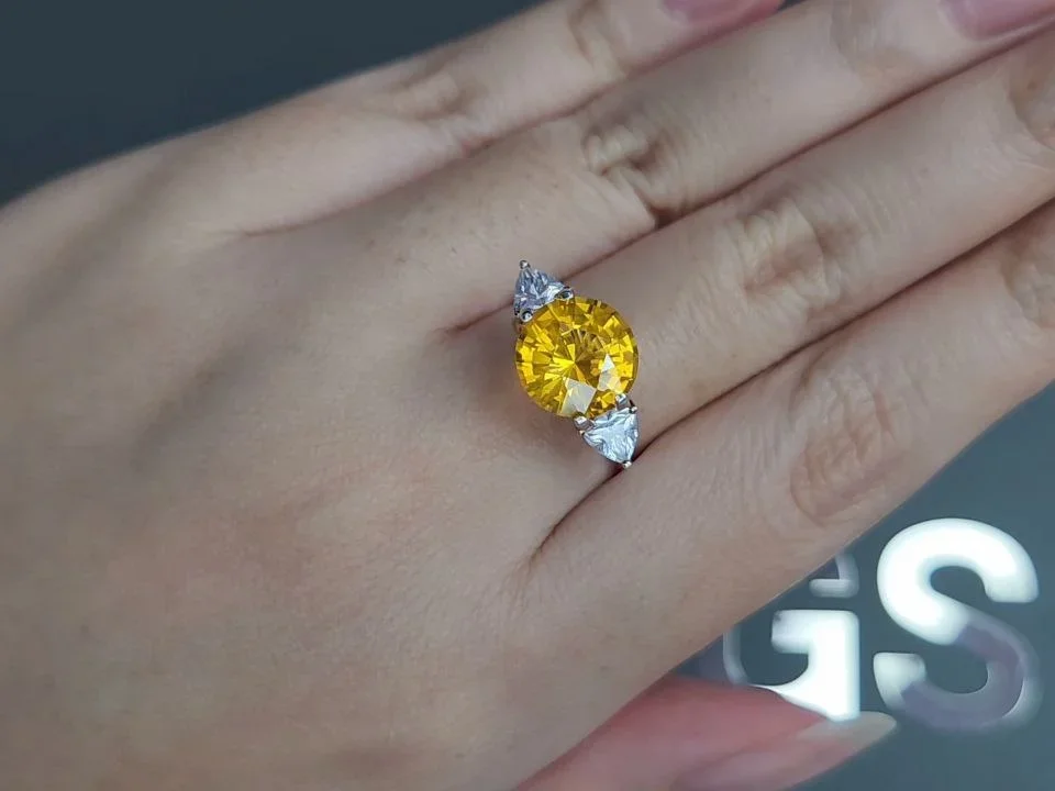 Сапфир Golden Yellow в огранке круг 4,04 карата, Шри-Ланка Изображение №5