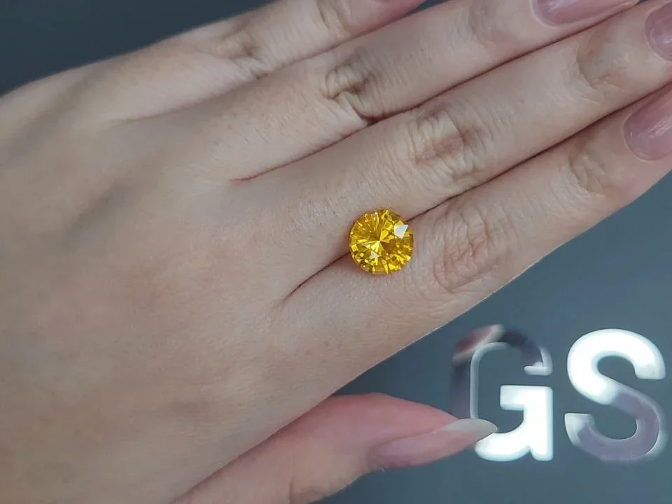 Сапфир Golden Yellow в огранке круг 4,04 карата, Шри-Ланка Изображение №2
