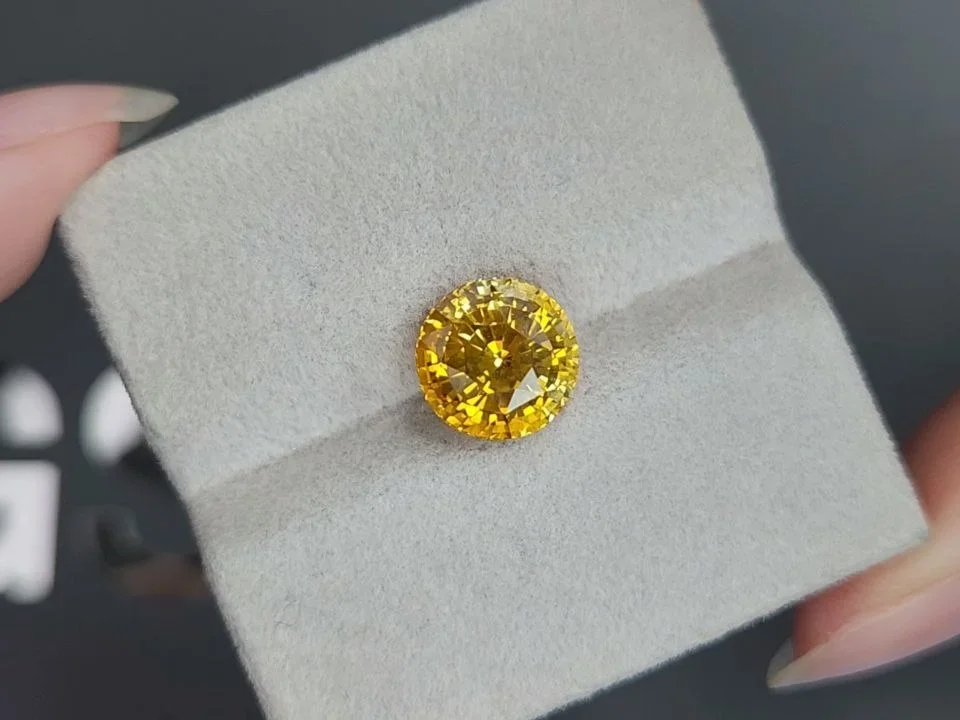 Сапфир Golden Yellow в огранке круг 5,82 карата, Шри-Ланка Изображение №4