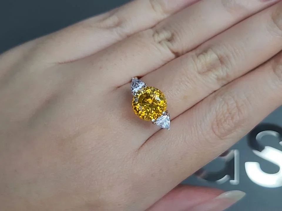 Сапфир Golden Yellow в огранке круг 5,82 карата, Шри-Ланка Изображение №5