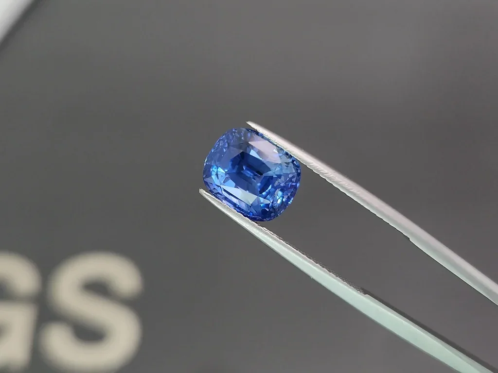 Сапфир Cornflower Blue в огранке кушон 6,00 карата, Шри-Ланка Изображение №3