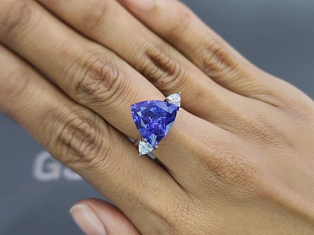 Танзанит в огранке триллион 7,08 карат, Танзания Изображение №5