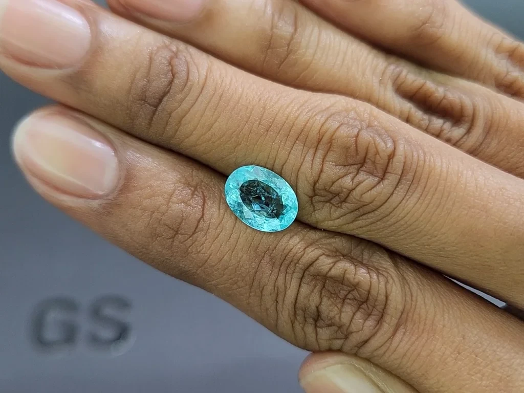 Неоновый зеленовато-голубой турмалин Параиба в огранке овал 2,06 карат, Мозамбик Изображение №2