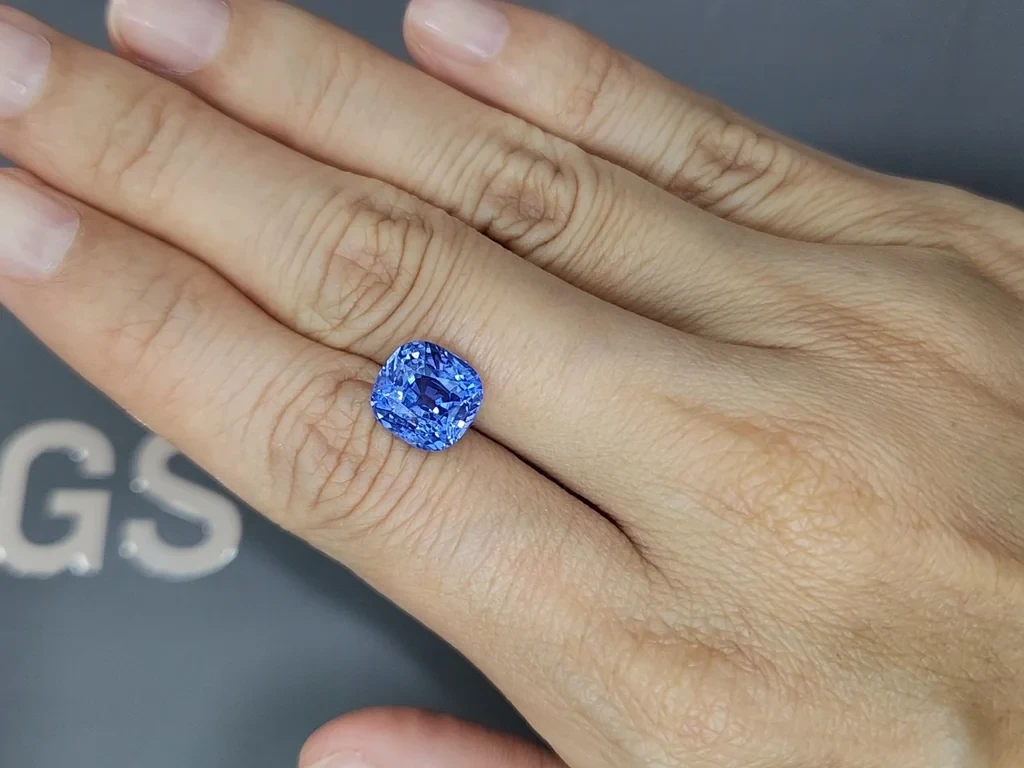 Лот №4. Негретый Cornflower Blue сапфир в огранке кушон 6,18 карат, Шри-Ланка Изображение №2