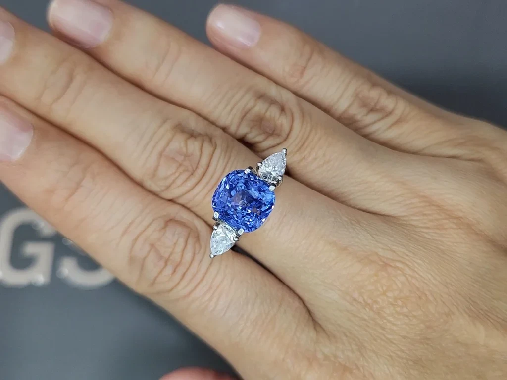 Лот №4. Негретый Cornflower Blue сапфир в огранке кушон 6,18 карат, Шри-Ланка Изображение №5