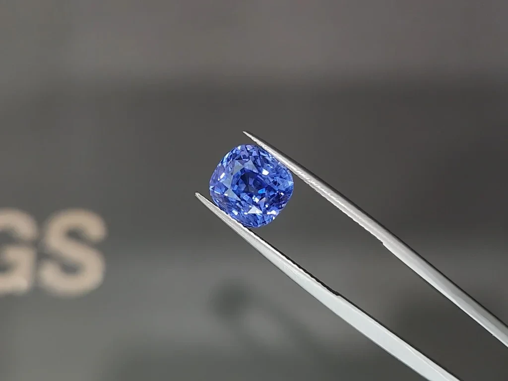 Лот №4. Негретый Cornflower Blue сапфир в огранке кушон 6,18 карат, Шри-Ланка Изображение №3
