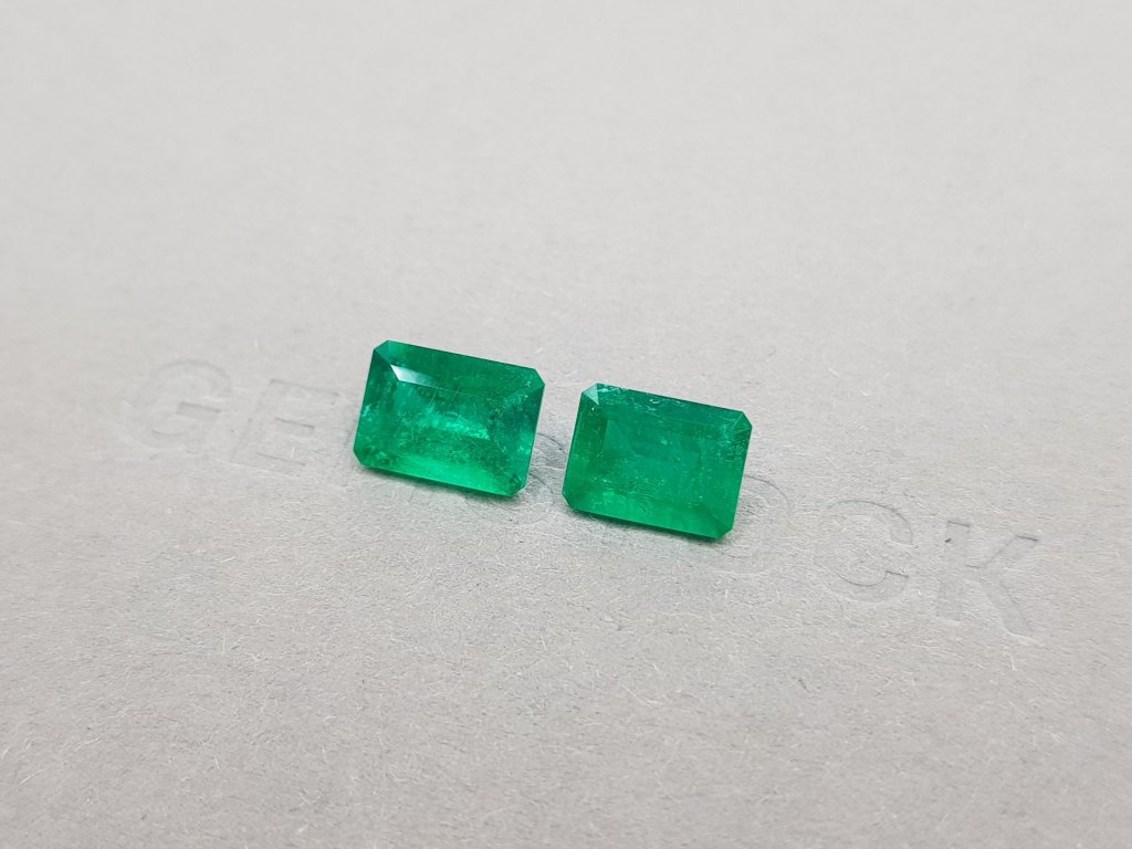 Пара изумрудов цвета Vivid Green 3,94 карата, Колумбия Изображение №3