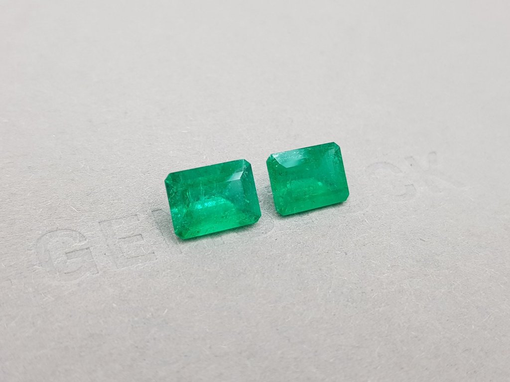 Пара изумрудов цвета Vivid Green 3,94 карата, Колумбия Изображение №2