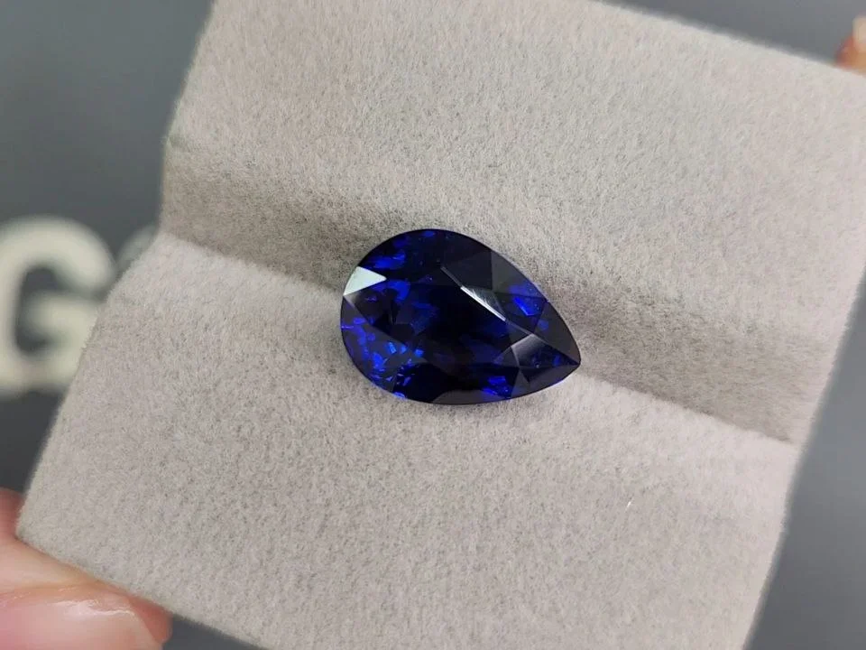 Насыщенный синий сапфир Royal Blue в огранке груша, 7,76 карат, Шри-Ланка Изображение №4