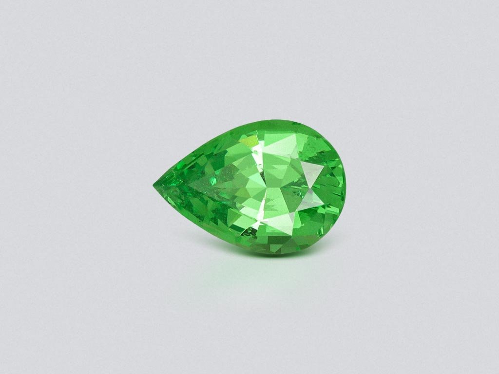 Гранат цаворит Neon Green в огранке груша 1,40 карата, Танзания  Изображение №1