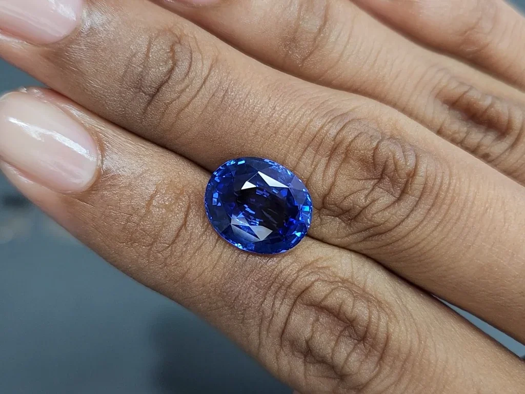 Сапфир Royal Blue в огранке овал 7,02 карат, Шри-Ланка  Изображение №2