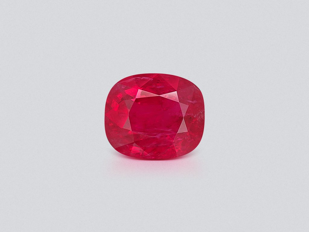 Шпинель Vivid Red в огранке кушон 2,10 карат, Бирма Изображение №1