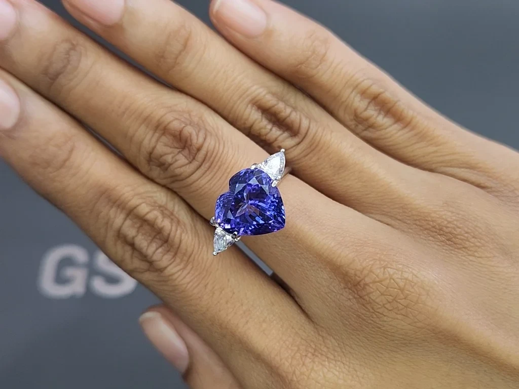 Танзанит в огранке сердце 7,91 карат, Танзания Изображение №5