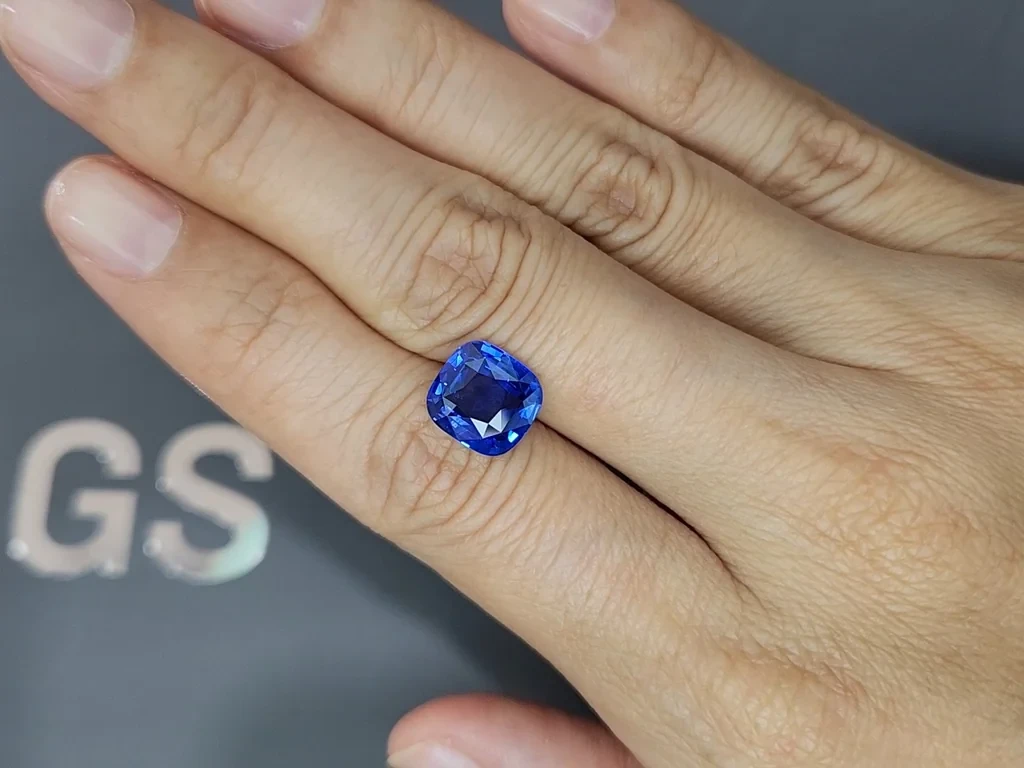 Лот №3. Сапфир Royal Blue в огранке кушон 4,02 карат, Шри-Ланка Изображение №2