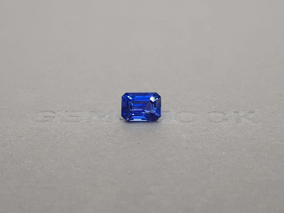 Сапфир цвета Cornflower в огранке октагон 3,00 карата, Шри-Ланка, GFCO Изображение №1