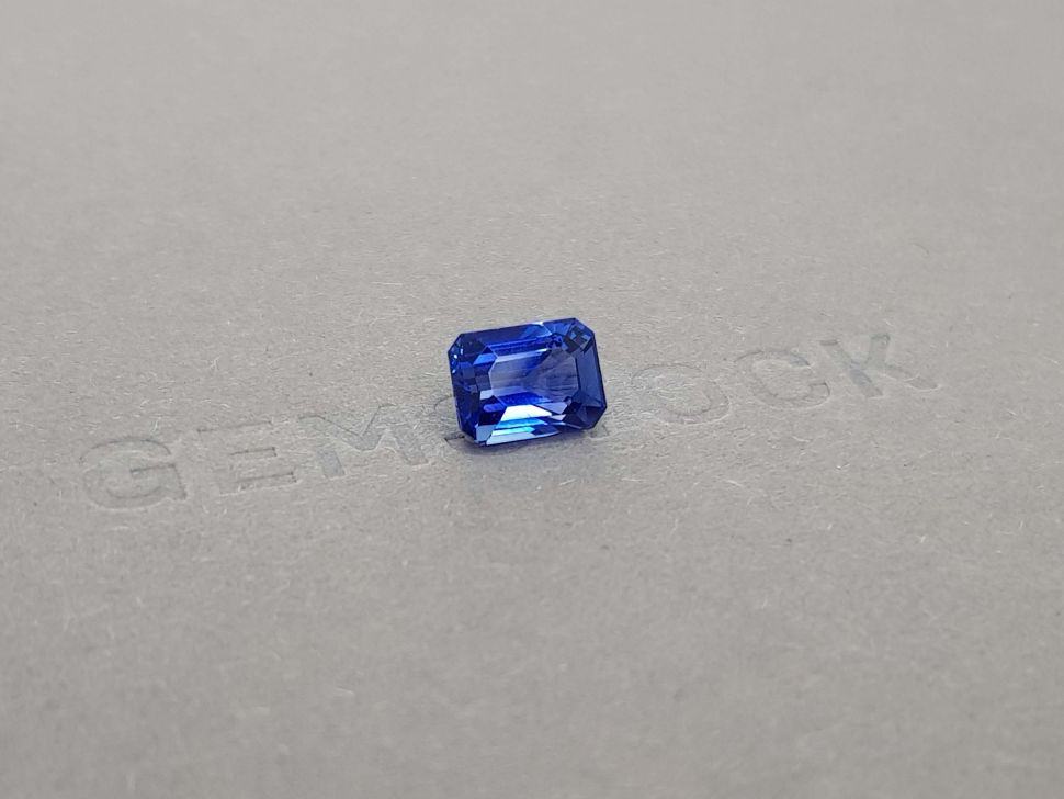 Сапфир цвета Cornflower в огранке октагон 3,00 карата, Шри-Ланка, GFCO Изображение №2