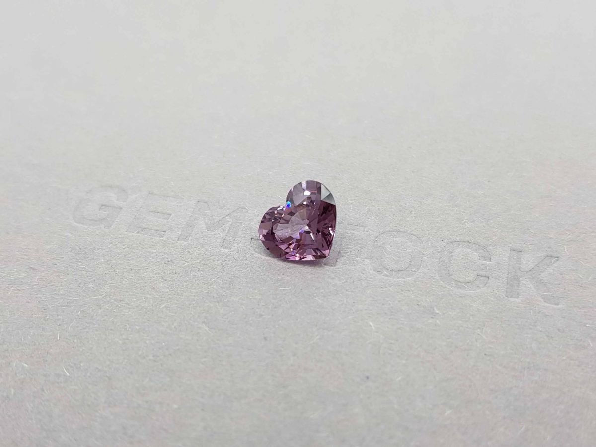 Пурпурная шпинель в огранке сердце 2,06 карата, Бирма фото №3