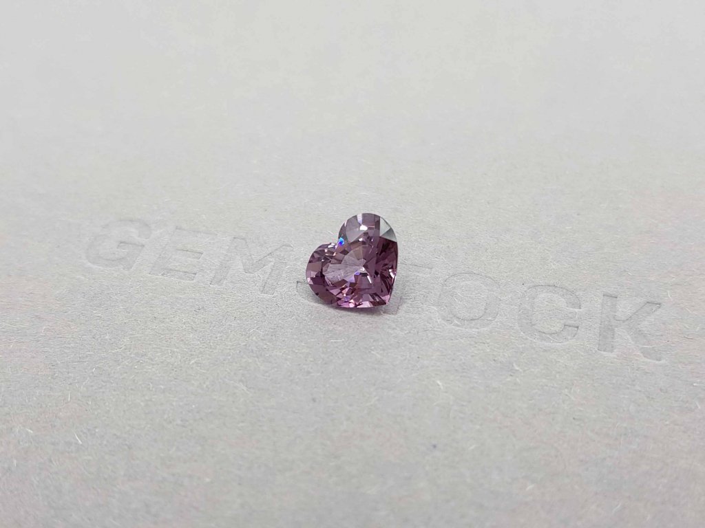 Пурпурная шпинель в огранке сердце 2,06 карата, Бирма Изображение №3