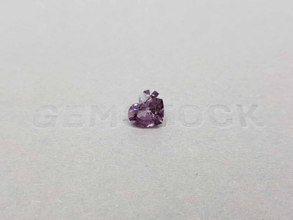 Пурпурная шпинель в огранке сердце 2,06 карата, Бирма Изображение №1