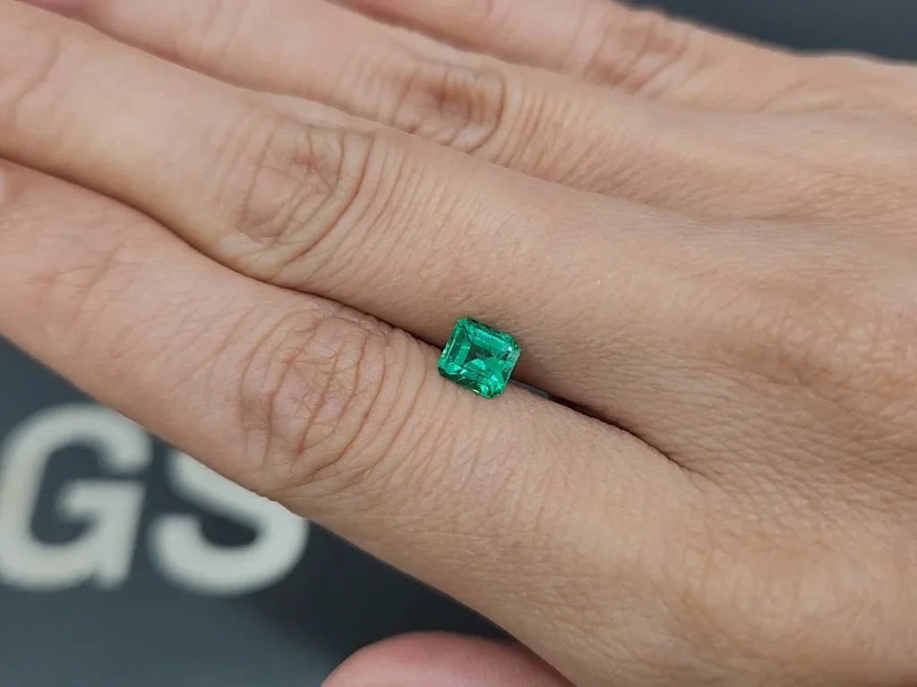 Изумруд Vivid Green в огранке октагон 0,73 карата, Панджшер Изображение №2