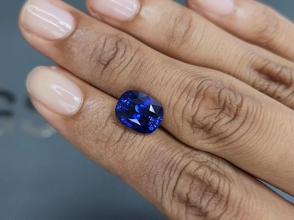 Сапфир Royal Blue в огранке кушон 5.40 карат, Шри-Ланка  Изображение №2