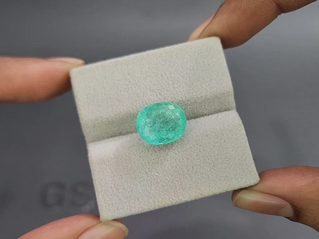 Параиба Neon Green в огранке овал 8,38 карат, Мозамбик Изображение №4