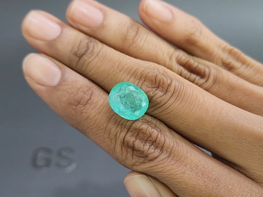 Параиба Neon Green в огранке овал 8,38 карат, Мозамбик Изображение №2