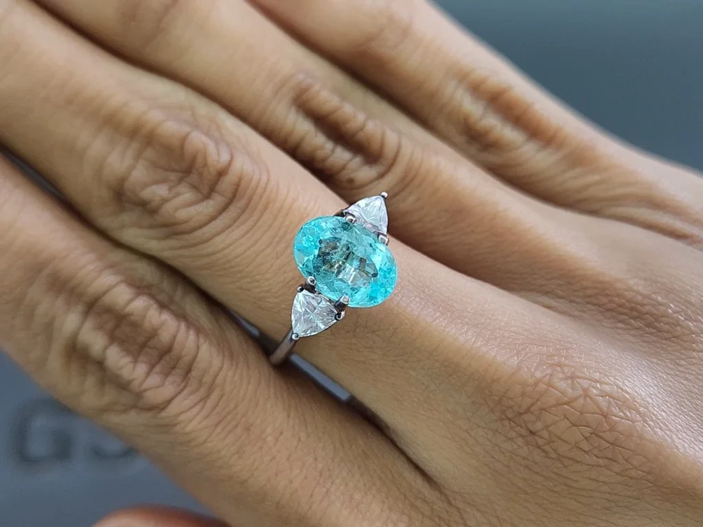 Неоновый зеленовато-голубой турмалин Параиба в огранке овал 2,30 карат, Мозамбик Изображение №5