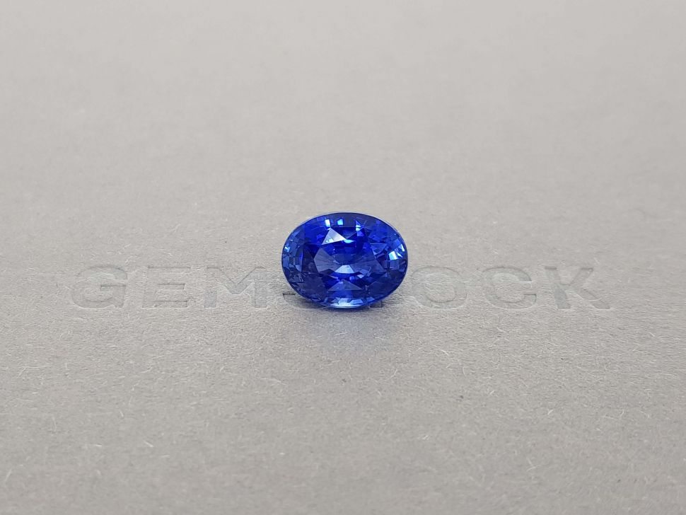 Синий сапфир Royal Blue в огранке овал 5,75 карат, Шри-Ланка Изображение №1