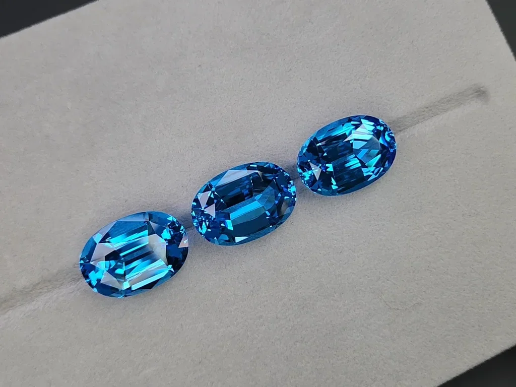 Сет из ярко-голубых Swiss Blue топазов в огранке овал 94,15 карата, Бразилия  Изображение №5