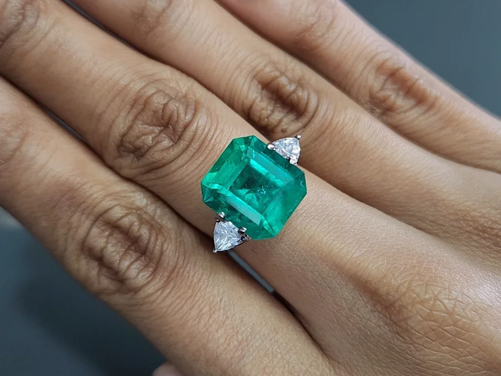 Изумруд Muzo Vivid Green в огранке октагон 7,65 карата, Колумбия (GRS) Изображение №5