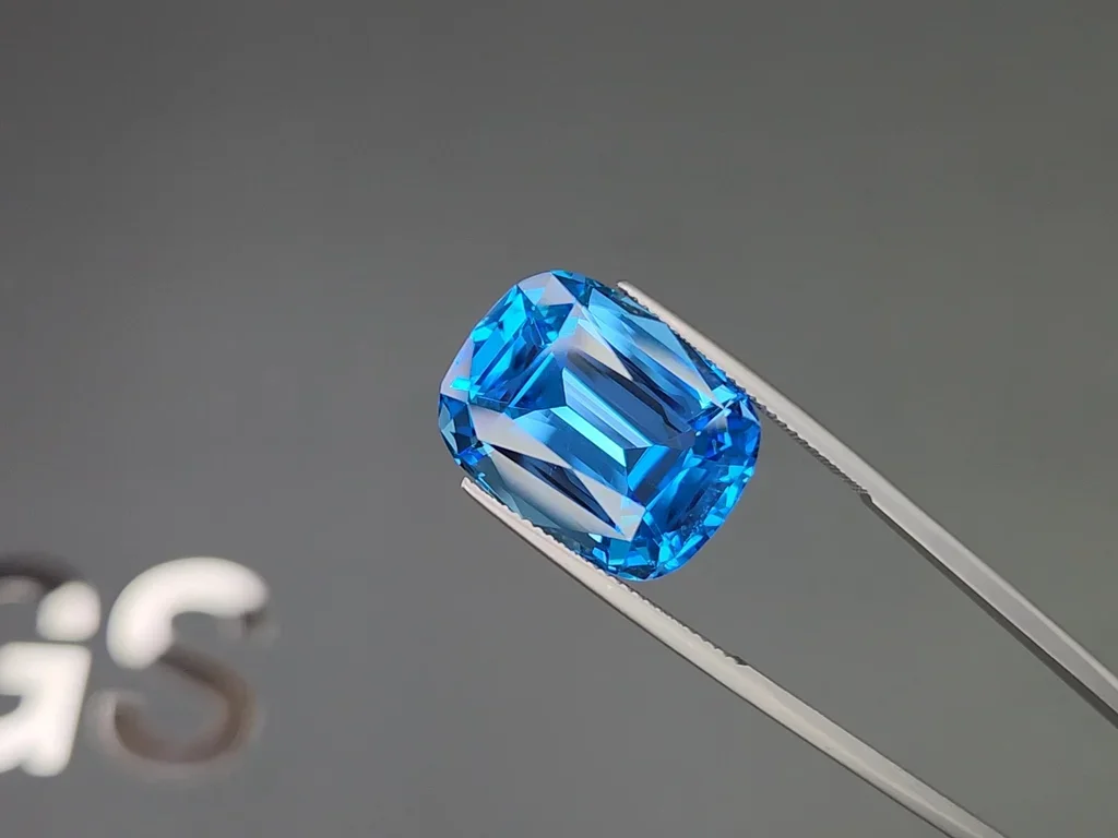 Сет из ярко-голубых Swiss Blue топазов в огранке кушон 66,96 карата, Бразилия  Изображение №3