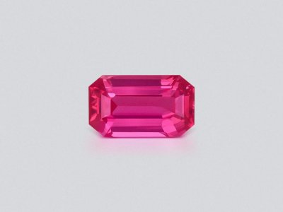 Розовая шпинель Махенге Vivid Pink в огранке октагон 3,01 карата, Танзания photo
