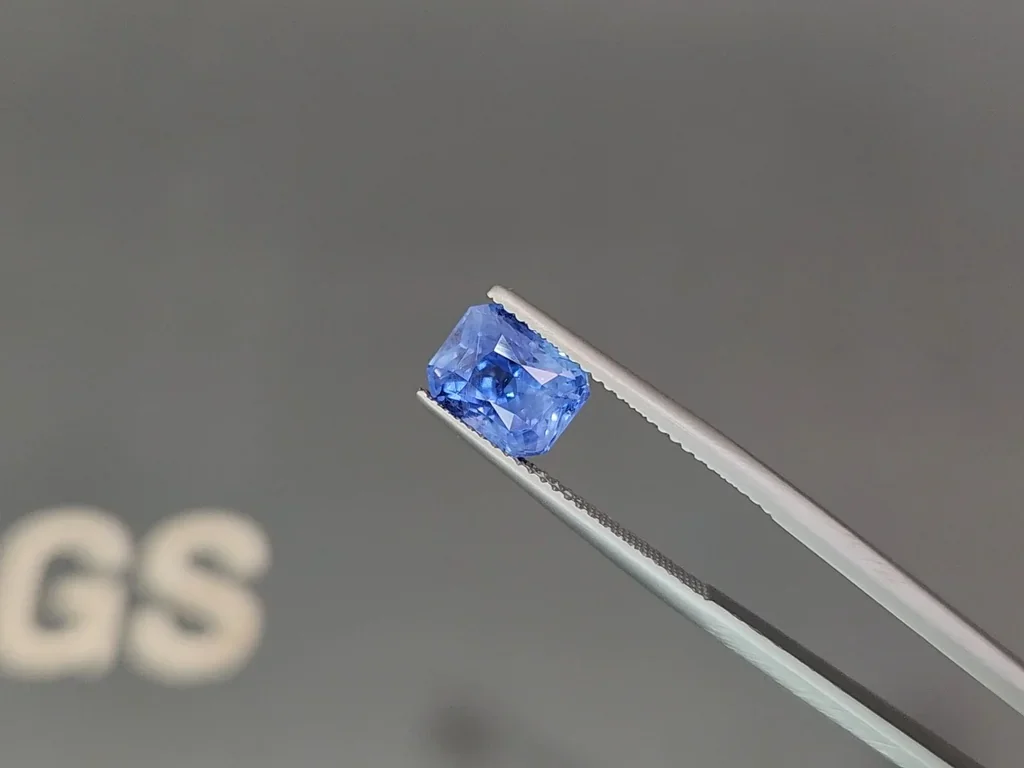 Негретый сапфир Intense Blue в огранке октагон 3,52 карат, Шри-Ланка Изображение №3