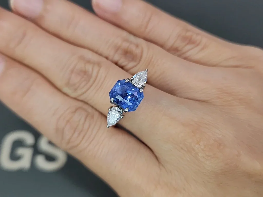 Негретый сапфир Intense Blue в огранке октагон 3,52 карат, Шри-Ланка Изображение №5