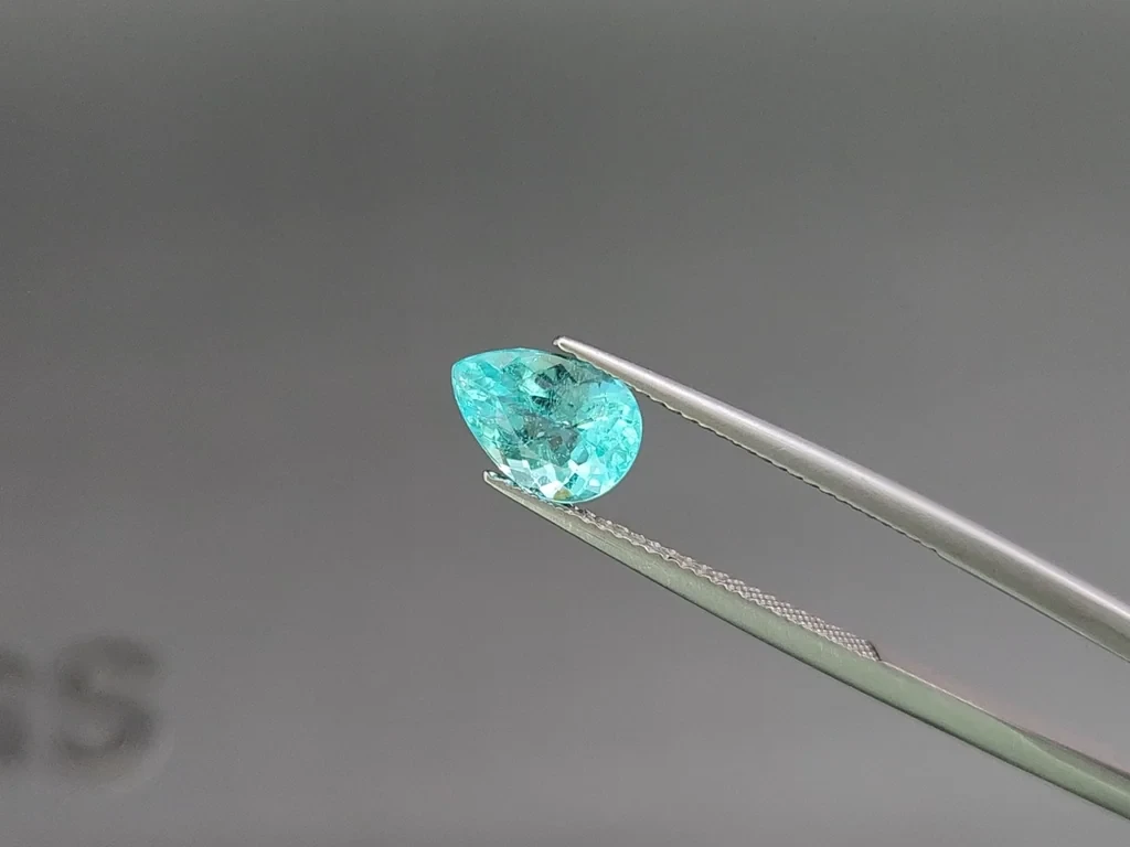 Неоновый зеленовато-голубой турмалин Параиба в огранке груша 1,91 карат, Мозамбик Изображение №3