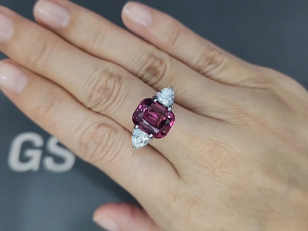 Гранат родолит Vivid Pink в огранке кушон 6,53 карат, Танзания Изображение №5