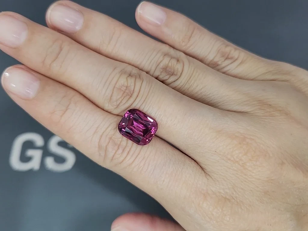 Гранат родолит Vivid Pink в огранке кушон 6,53 карат, Танзания Изображение №2