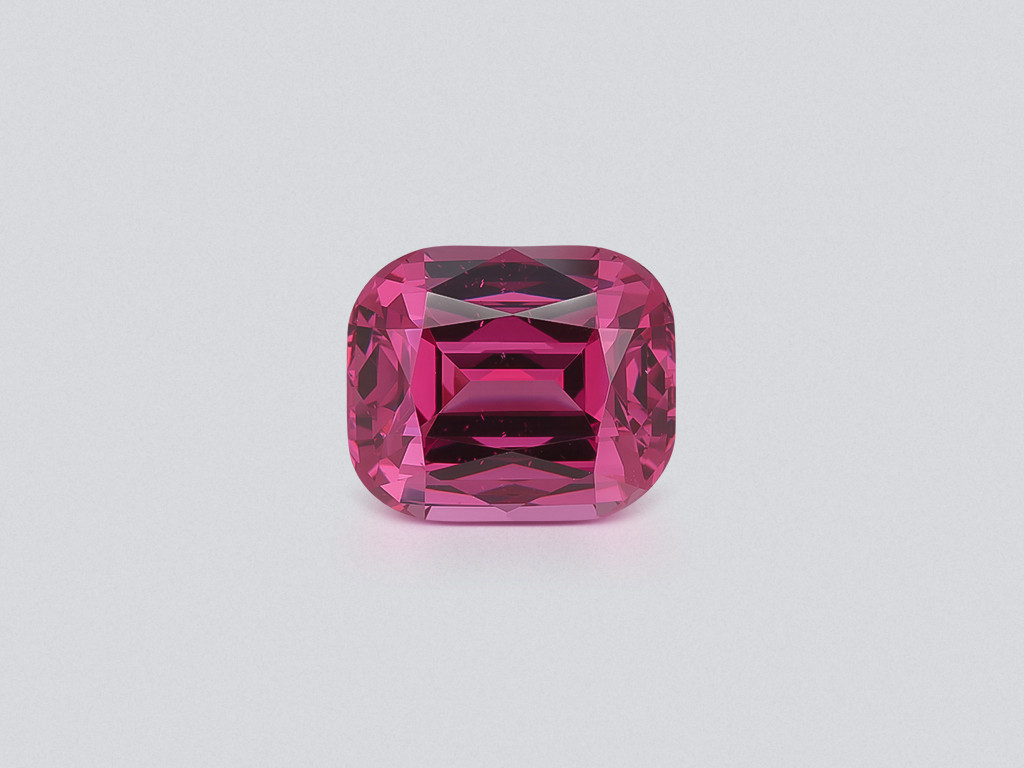 Гранат родолит Vivid Pink в огранке кушон 6,53 карат, Танзания Изображение №1