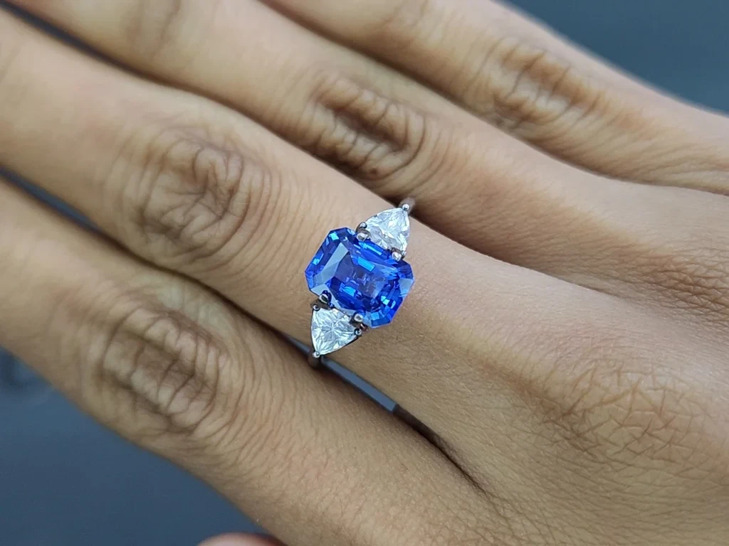 Негретый сапфир Royal Blue в огранке октагон 3,59 карат, Шри-Ланка Изображение №5