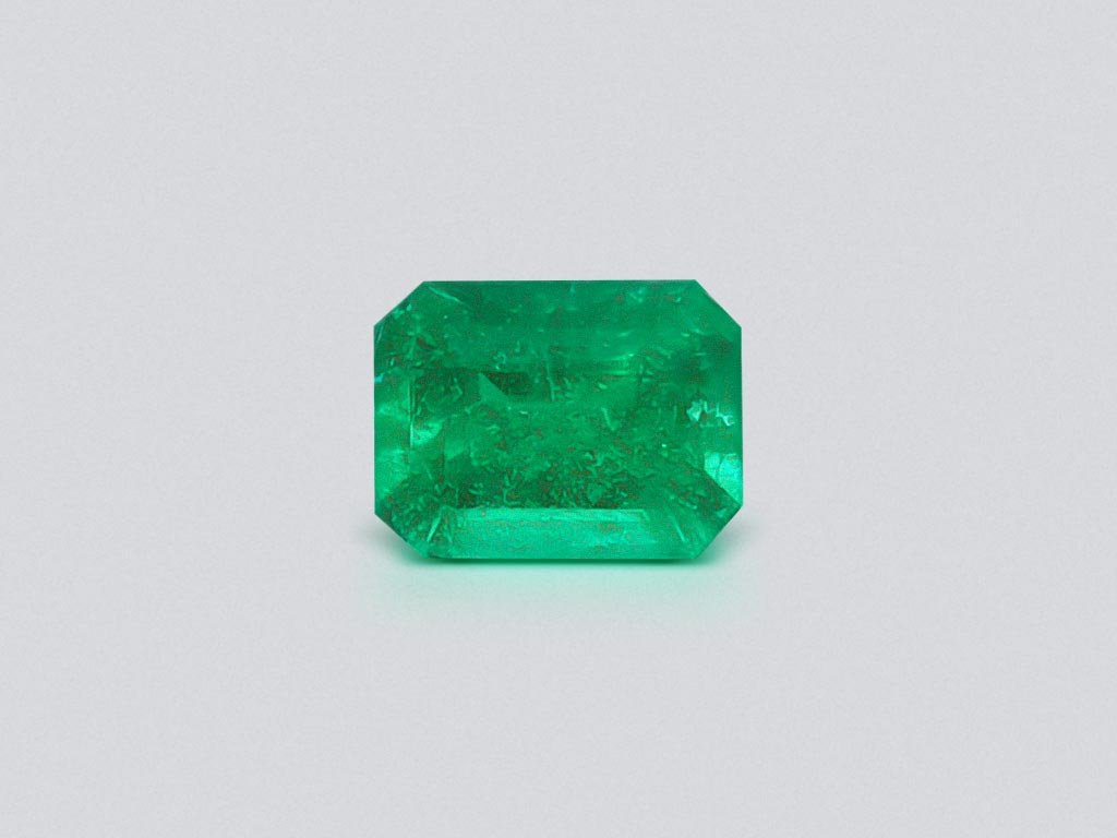 Колумбийский изумруд Vivid Green 1,95 карат в огранке октагон Изображение №1